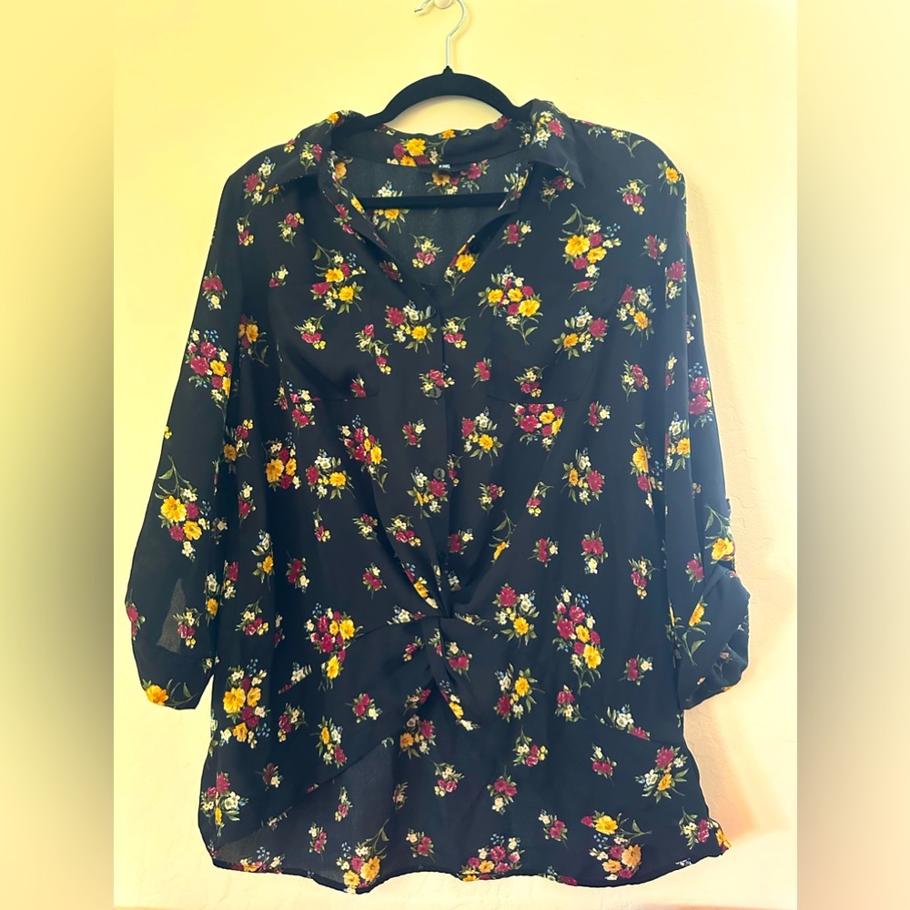 Black floal bottom front blouse.
